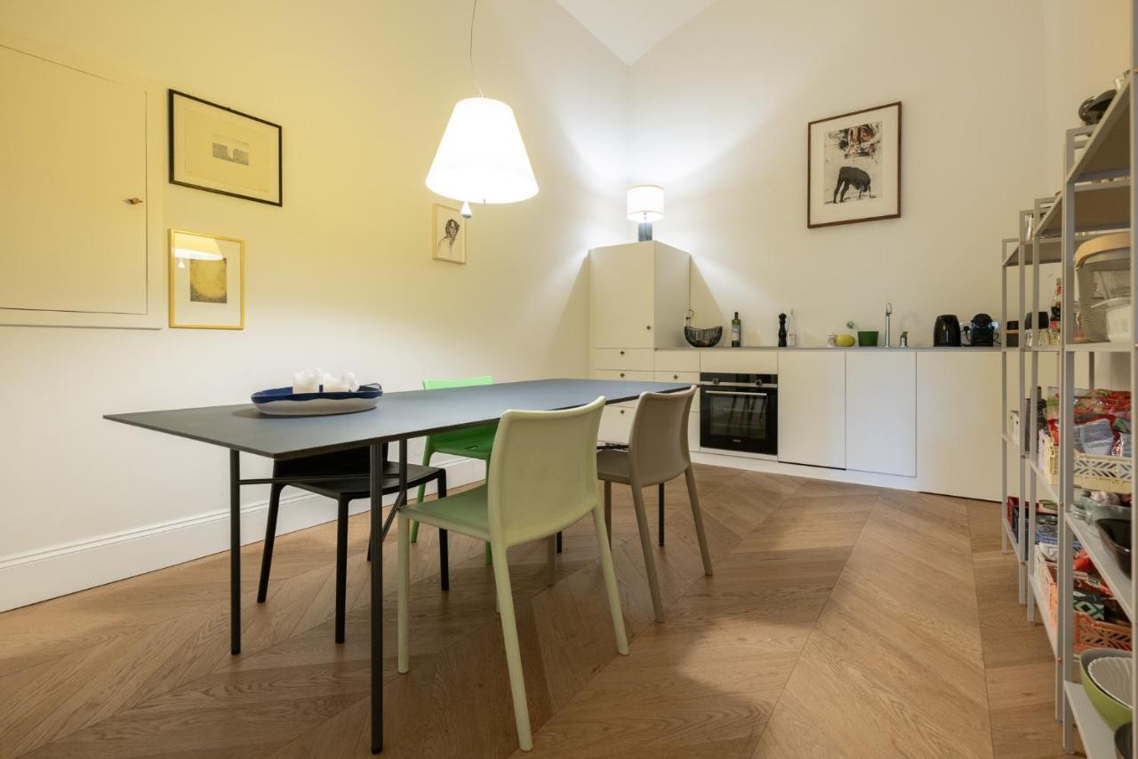 Stunning Apartment In City Center Viena Exterior foto